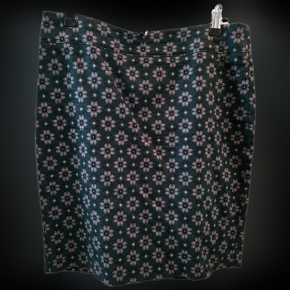 LOFT Straight skirt